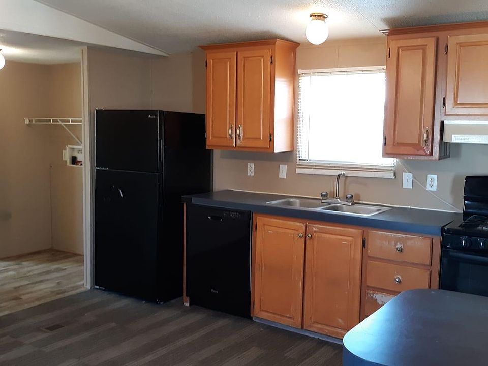 2nd image of 402 Connell Ave