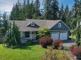 5622 Eveningside Ln, Freeland, WA 98249
