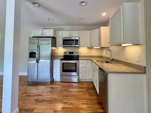 106 S Anderson St #A202, Morganton, NC 28655