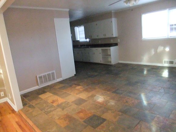 Dining to Kitchen