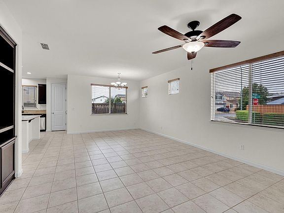 5th image of 864 Embassy Cir