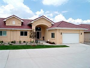 13976 Paradise Villas Grove