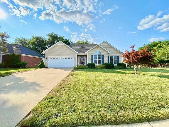 2nd image of 1092 Trillium Ln