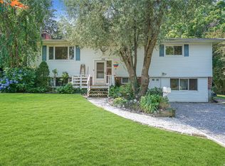 108 Glenwood Ln, Port Jefferson, NY 11777