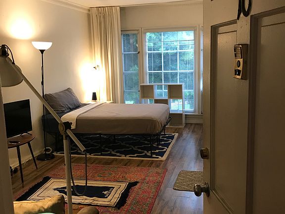 Studio Living Room