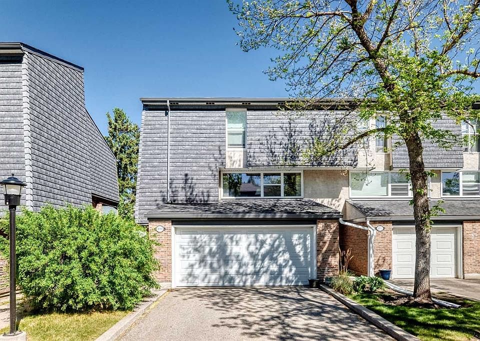 1st image of 400 W Brae Glen Cres SW