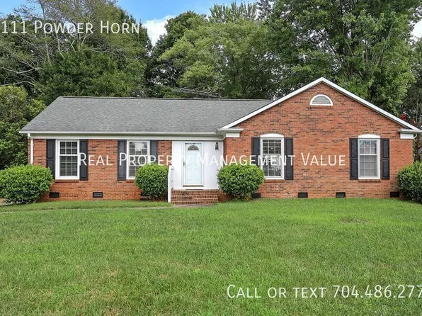 6111 Powder Horn Rd, Charlotte, NC 28212
