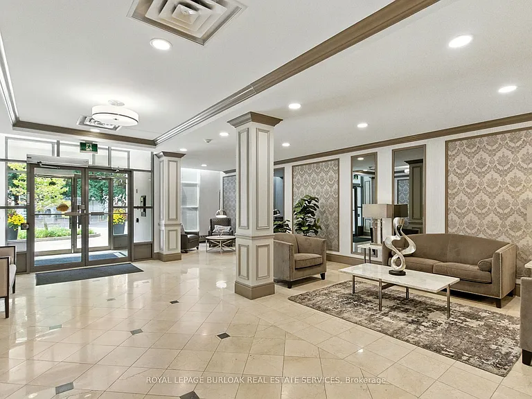 442 Maple Ave #7 — Photo 34