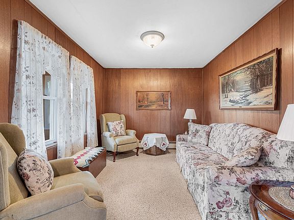 3rd image of 66 7th Ave