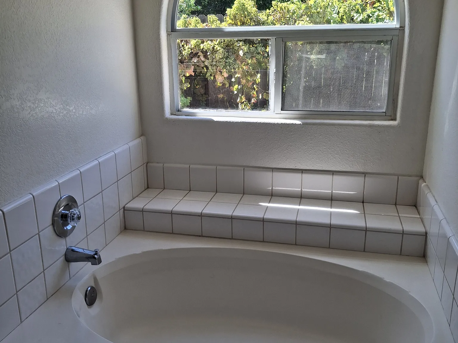 3 bed, 1968 sqft, $2,500 — Photo 4