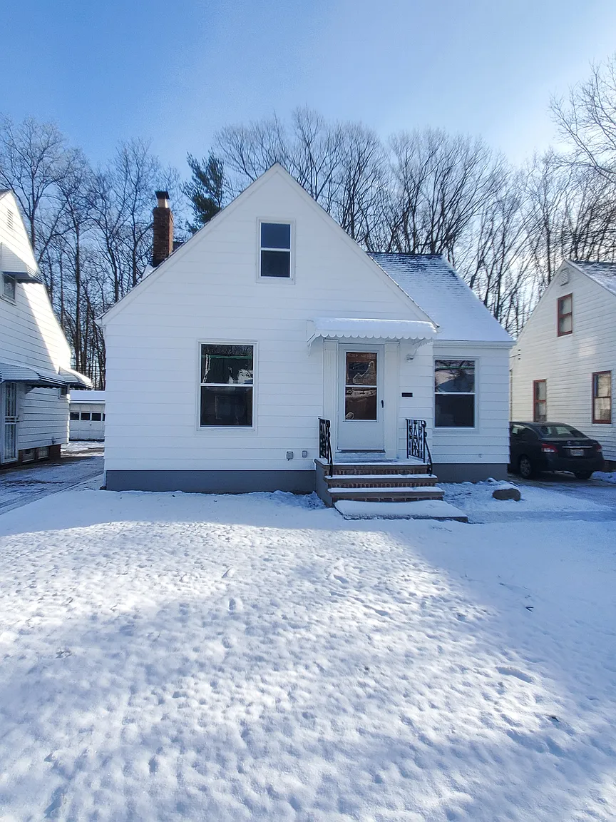 5045 Erwin St photo 1