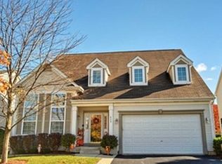 625 Windett Ln, Geneva, IL 60134