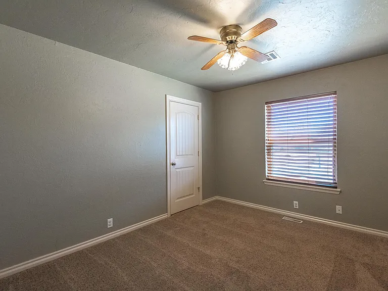 1321 Kelly Park Rd — Photo 20