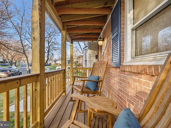 3rd image of 5609 Pier Dr