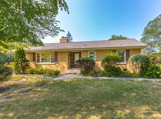 211 E School Ln, Prospect Heights, IL