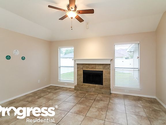 3rd image of 2835 Saint Martin Dr