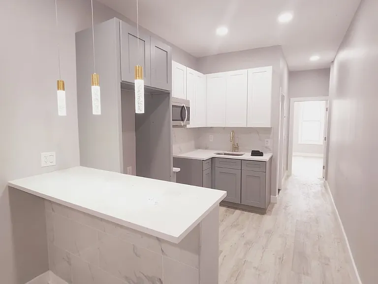85 Zabriskie St #1A — Photo 2