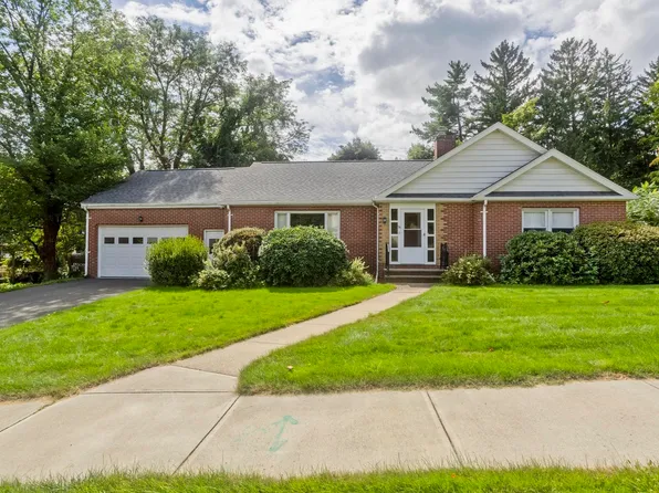 34 Vadnais St, Holyoke, MA 01040
