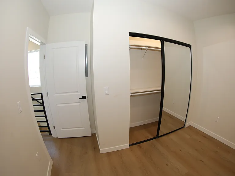 16451 Los Alimos St — Photo 5
