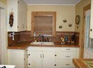 606 N Magnolia St, Highlands, TX 77562