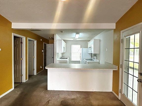 5th image of 401 Elders Pond Cir