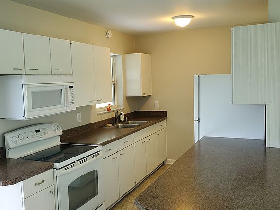 4th image of 2215 Bragg Ct