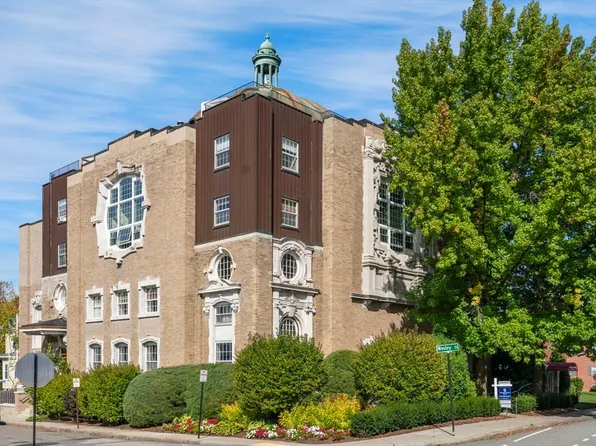 515 Centre St APT 7, Newton, MA 02458