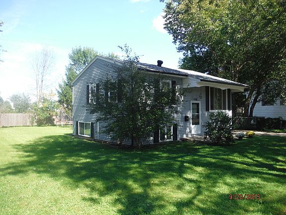 3rd image of 728 Southwind Dr