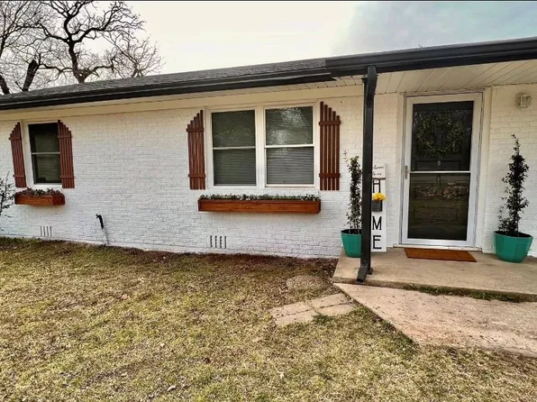707 Denver St, Alvord, TX 76225