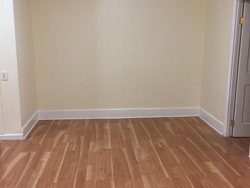 2nd image of 35 Highlawn Ave