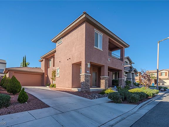 4th image of 2109 Lone Desert St