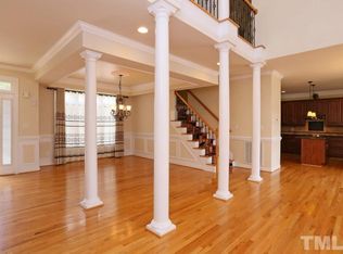 8204 Eden Close Ct, Raleigh, NC 27613