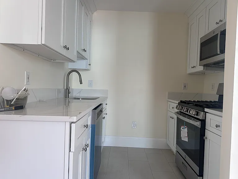 92 White St #3 — Photo 4