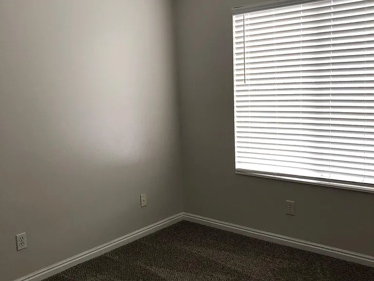198 E 5460 S — Photo 15
