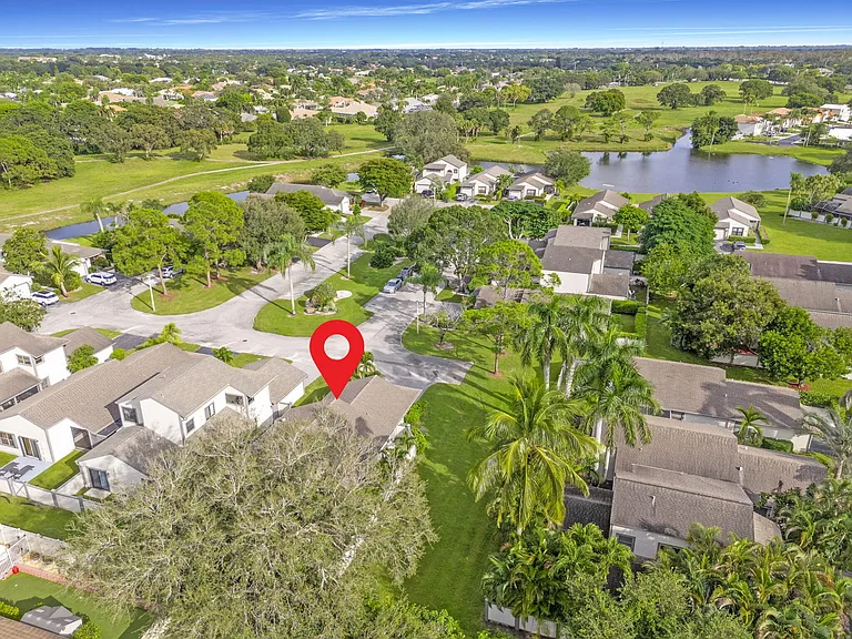 2474 Bedford Mews Dr — Photo 46