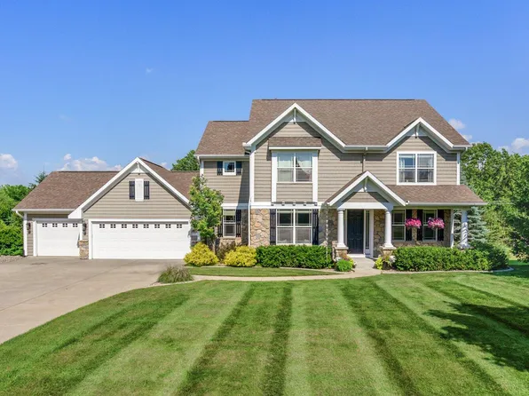 8375 Grapevine Cir, Mattawan, MI 49071