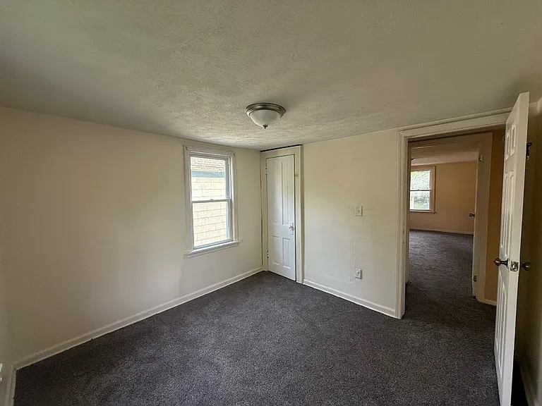 1055 Beardsley St — Photo 8