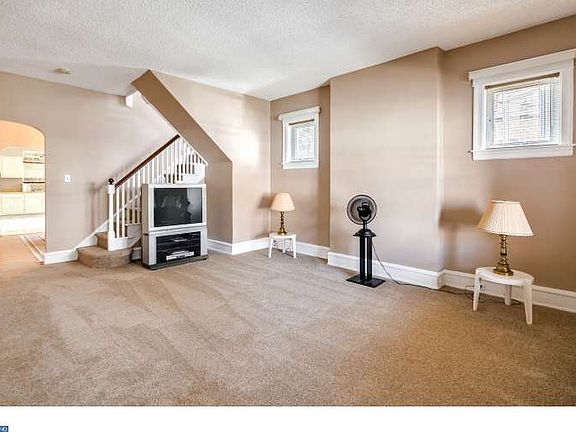 2nd image of 6050 Greenway Ave