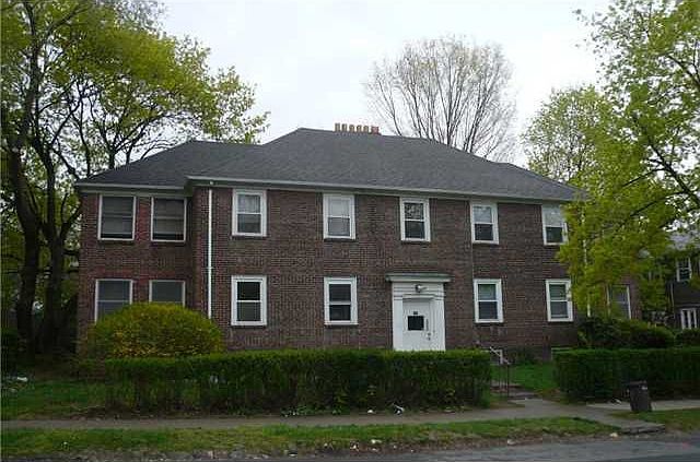 1st image of 124 Fullerton Ave