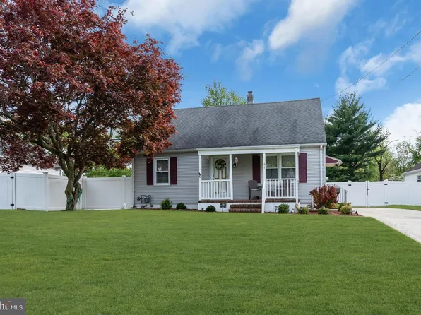 41 Charles Bossert Dr, Bordentown, NJ 08505