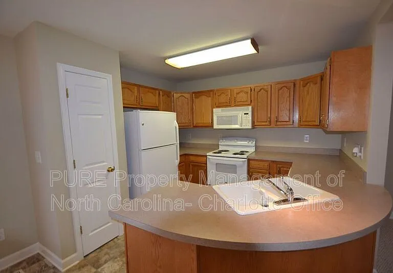121 Sedge Meadow Dr — Photo 4