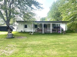 974 Red Oaks Dr, Howell, MI 48843