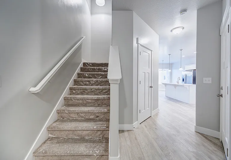 4888 W Pillar Dr — Photo 2