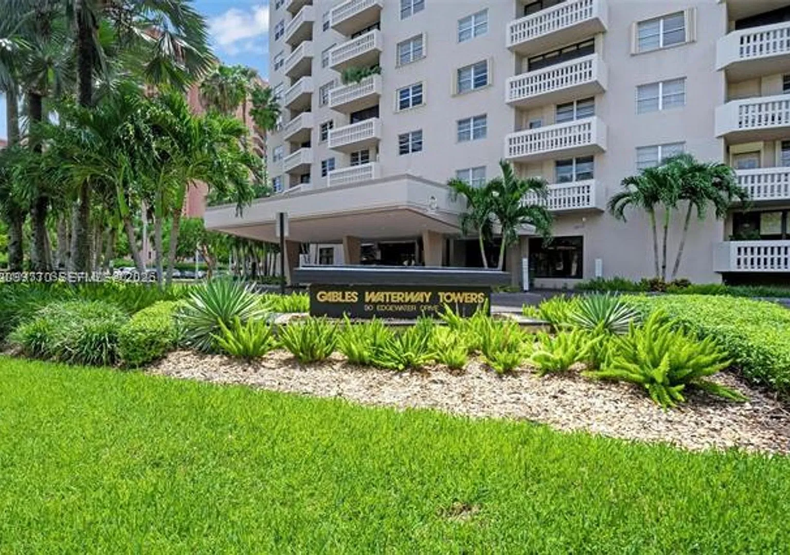 90 Edgewater Dr cu-PH03, Coral Gables, FL 33133 — Photo 2