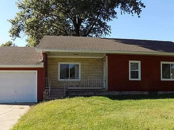 167 Bemis Dr, Seward, NE 68434