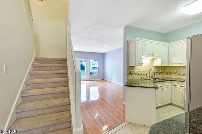2 bed, 2.5 bath, 1804 sqft, $3,800 — Photo 4