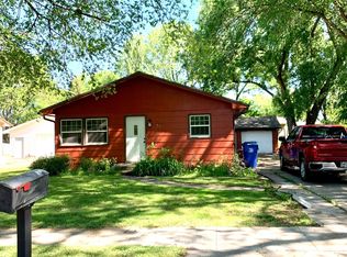 517 W Clark St, Vermillion, SD 57069
