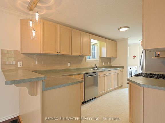 4th image of 288 Concord Dr