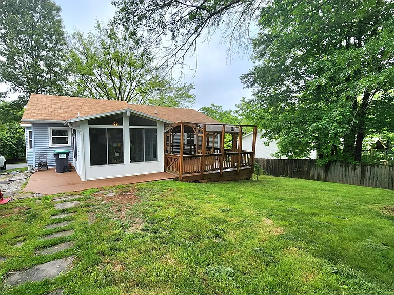 9 McLaughlin St — Photo 8