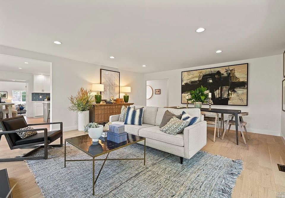 1st image of 412 Calle De La Mesa